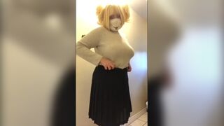 Himiko Toga cosplayer shows off ass and feet - porn video