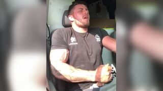 Buff builder wanks him self off on the way to work - porn video